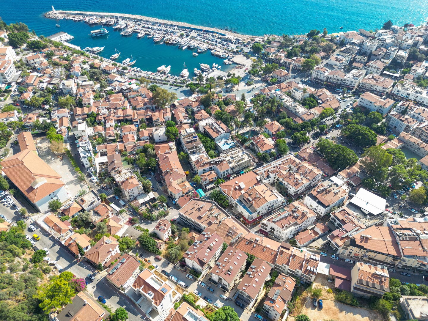 2+1 Apartment with Garden Use in Central Kaş from VİGA Real Estate